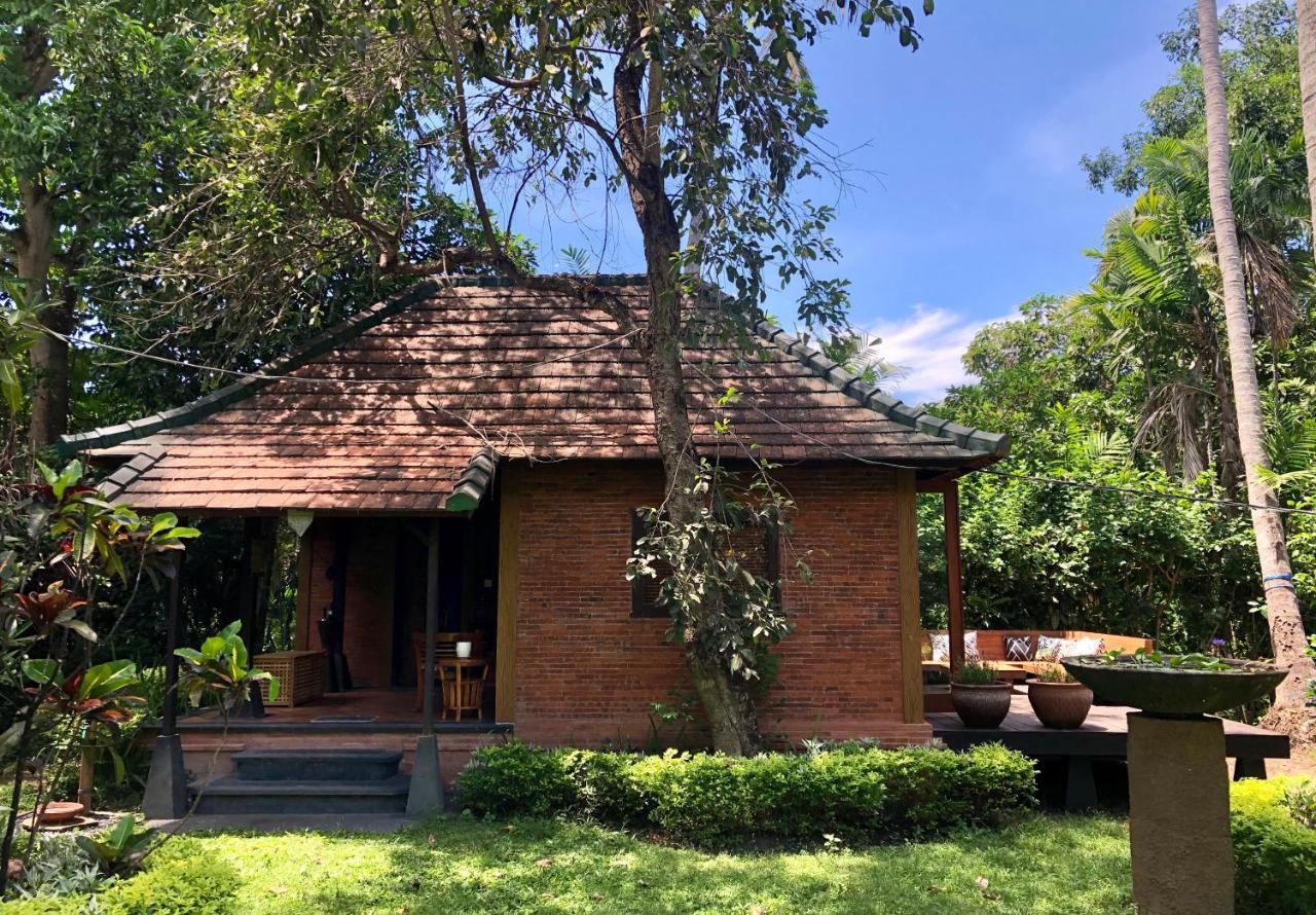 Hidden Heaven Rumah Barong Jasri ภายนอก รูปภาพ